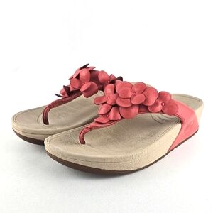 FitFlop Women's Fleurs Leather Raised Red Flower Thong Comfort Sandals Size 6